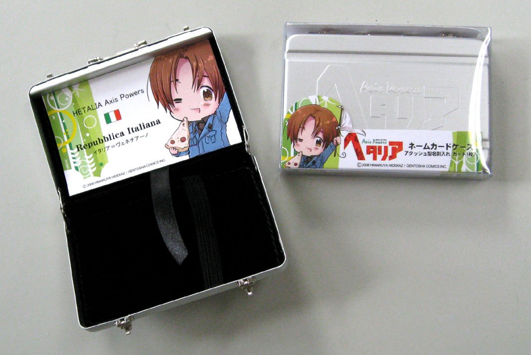 Amazon.co.jp: ヘタリア アタッシュケース型カードケース : ファッション